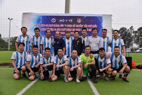 Học viện Y - Dược học cổ truyền Việt Nam giành cúp vô địch giải bóng đá Nam tranh cup "Y dược cổ truyền" lần thứ nhất