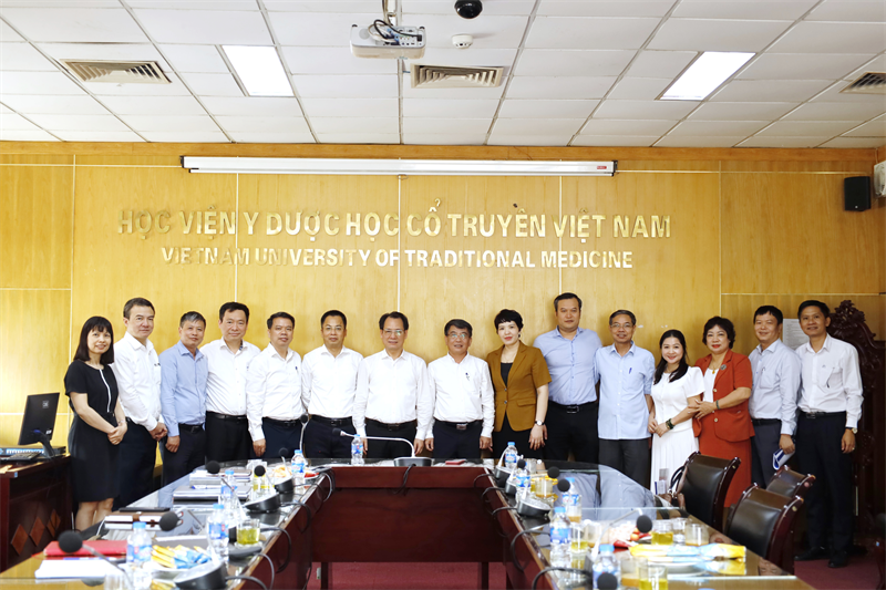 Đoàn công tác Đảng bộ Khối các trường Đại học, Cao đẳng Hà Nội đến thăm và làm việc với Đảng ủy Học viện Y - Dược học cổ truyền Việt Nam