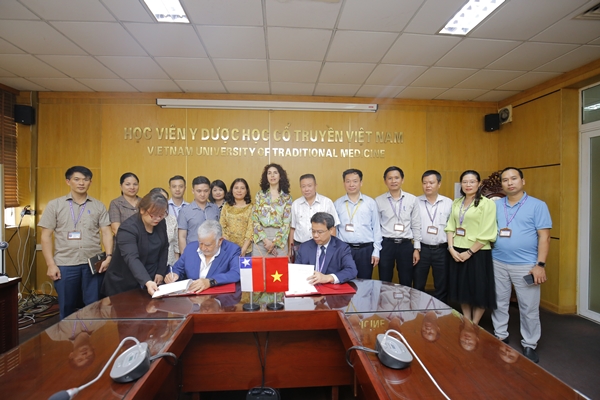 Học viện Y - Dược học cổ truyền Việt Nam ký kết hợp tác đào tạo với Trường Trung y Quốc tế, Chi Lê