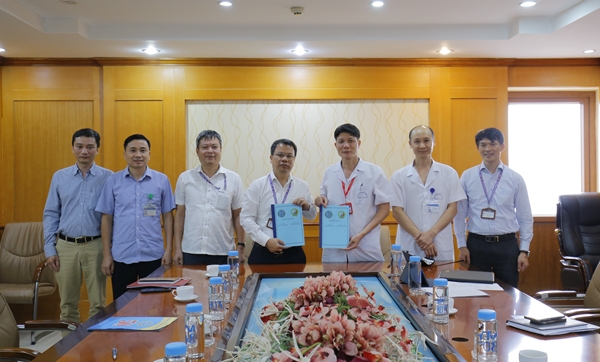 Học viện Y - Dược học cổ truyền Việt Nam ký kết hợp tác toàn diện với Bệnh viện Tai Mũi Họng Trung ương