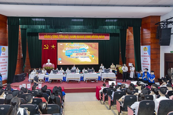 Học viện Y - Dược học cổ truyền Việt Nam chào đón tân sinh viên nhập học