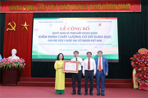 Học viện YDHCT Việt Nam đón nhận Giấy chứng nhận kiểm định chất lượng cơ sở giáo dục