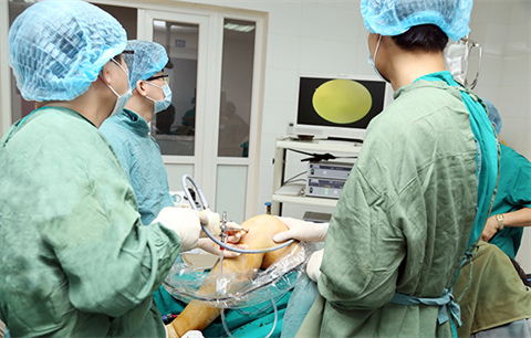 Bệnh viện Tuệ Tĩnh thực hiện thành công kỹ thuật mổ nội soi khớp