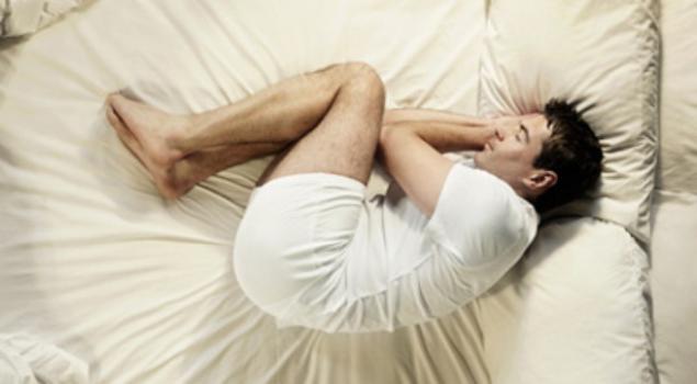 Tư thế ngủ ảnh hưởng khả năng sinh lý nam giới