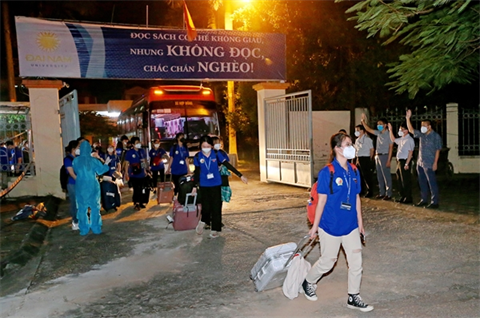 Học viện Y-Dược học cổ truyền Việt Nam: Ngày trở về của “ Biệt đội săn Covid-19” sau hơn 2 tháng chi viện Thành phố Hồ Chí Minh phòng, chống dịch