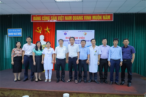 Đoàn công tác Học viện Y - Dược cổ truyền Việt Nam làm việc với Sở Y tế tỉnh Hà Tĩnh