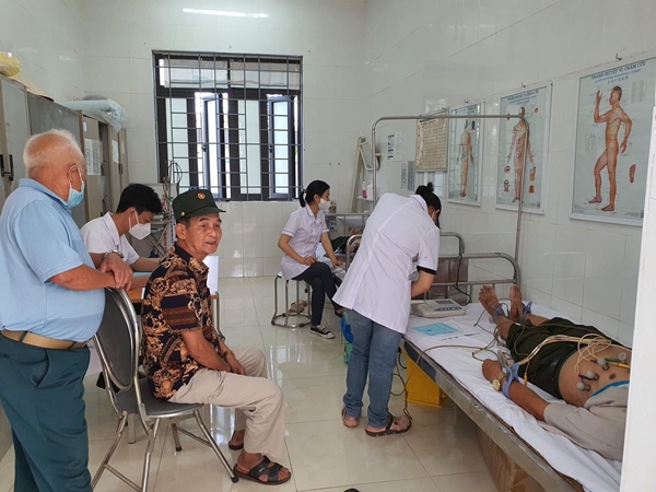 Bệnh viện Tuệ Tĩnh Khám chữa bệnh miễn phí cho đối tượng chính sách tại huyện Đan Phượng