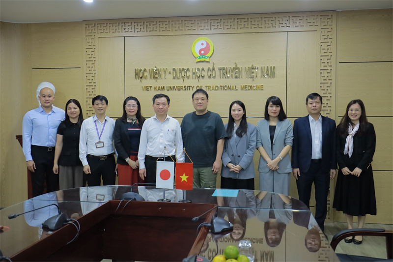 Đoàn đại biểu Viện dưỡng lão Tabarunosato, Nhật Bản tới thăm và làm việc tại Học viện Y-Dược học cổ truyền Việt Nam