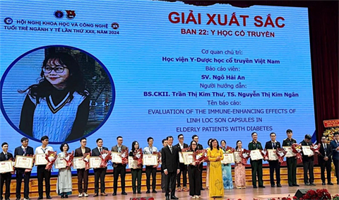 Từ nữ sinh chuyên Địa đến bác sĩ nội trú Nhi khoa