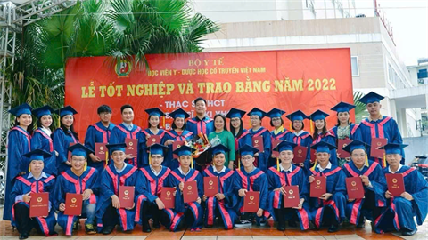 Ngược dòng ký ức - viết tiếp ước mơ Y học cổ truyền