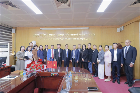 Trường Đại học Trung Y Dược Quảng Tây Trung Quốc tới thăm và làm việc với Học viện Y-Dược học cổ truyền Việt Nam