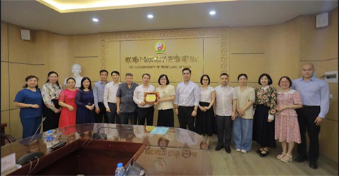 Học viện Y - Dược học cổ truyền Việt Nam làm việc với Viện Chiến lược và Chính sách Y tế Bộ Y tế về hợp tác đào tạo, nghiên cứu