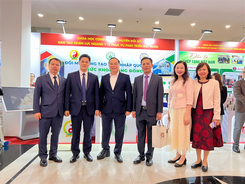 Học viện Y-Dược học cổ truyền Việt Nam tham gia Hội thảo Khoa học Công nghệ và chuyển đổi số Bộ Y tế